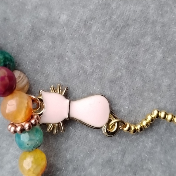 Hand Crafted Multicolor Agate Beaded Memory Wire Bracelet With Cat Charm Accent - Picture 2 of 6